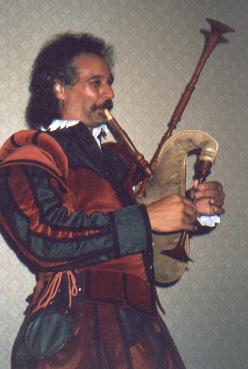 Picture of Dante with English bagpipes